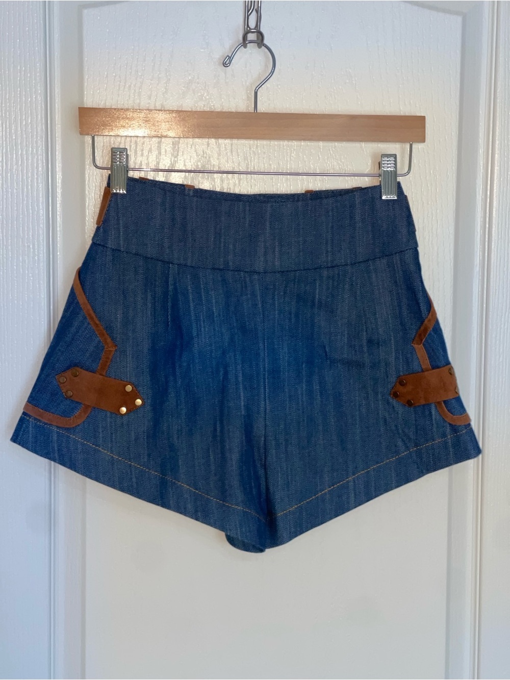 Derek Lam 10 Crosby INTERMIX Shorts Blue HR DARK Wash Saddle Brown Leather Sz 0 - Picture 9 of 13